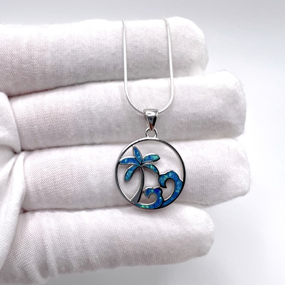 .925 Sterling Silver Waves and Palm Tree Necklace - Picture 4 of 16